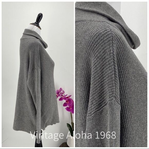 $98  Devotion by Cyrus Sweater Turtleneck Gray Small - Picture 2 of 5